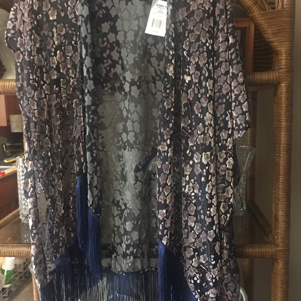 NWT Manhattan blouse cover